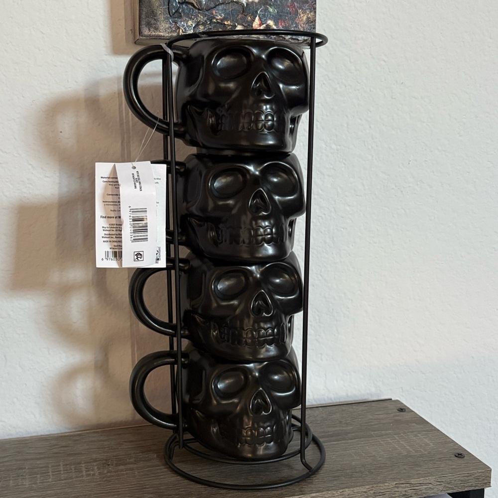 🆕Black Stoneware 4 Piece Skull Mugs With Stand